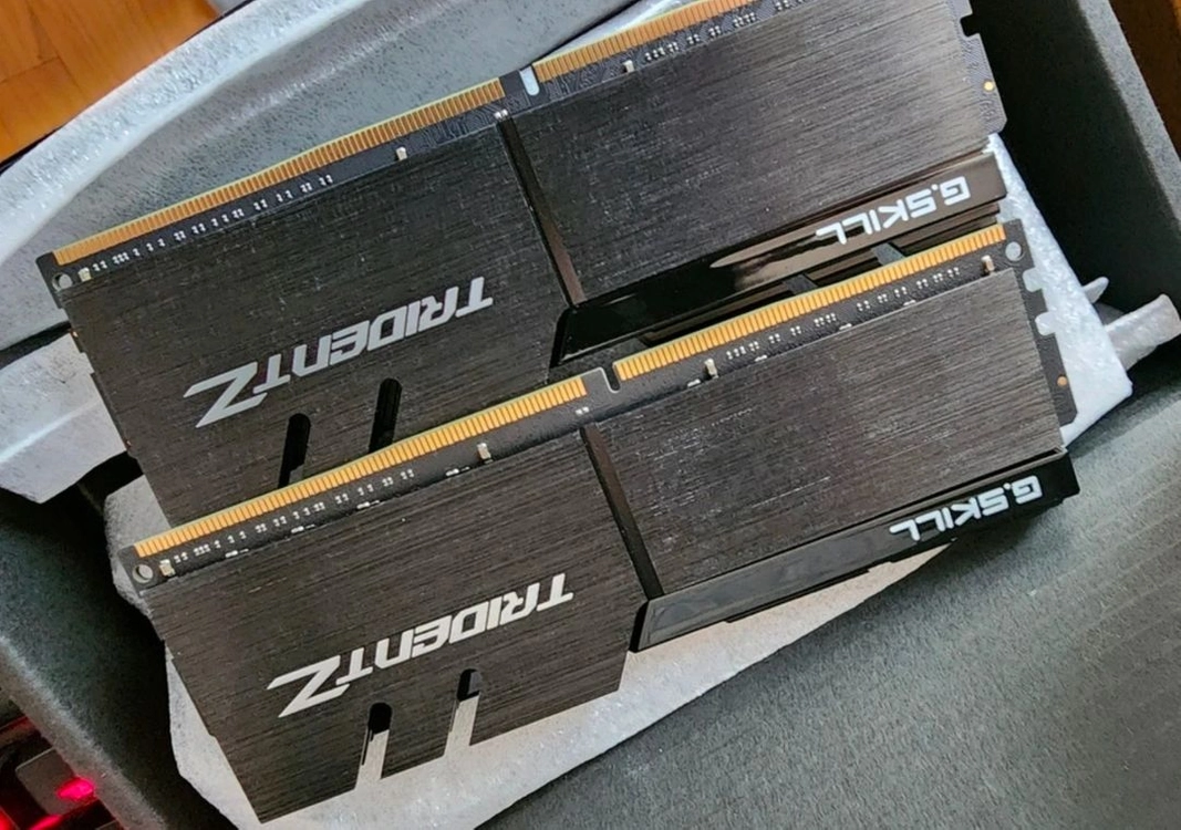 미사용 새제품] DDR4-3600 G.SKILL 커스텀 고성능 튜닝램 32GB (16GBx2) 이미지