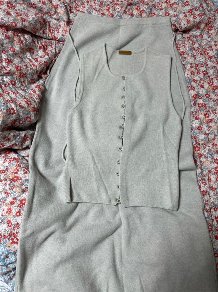 르셉템버 르917 button down sleeveless knit 탑 & 스커트 Gray 이미지