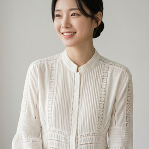 실크 100% 레이스 패치워크 블라우스 | 밴드칼라·빈티지 무드 이미지