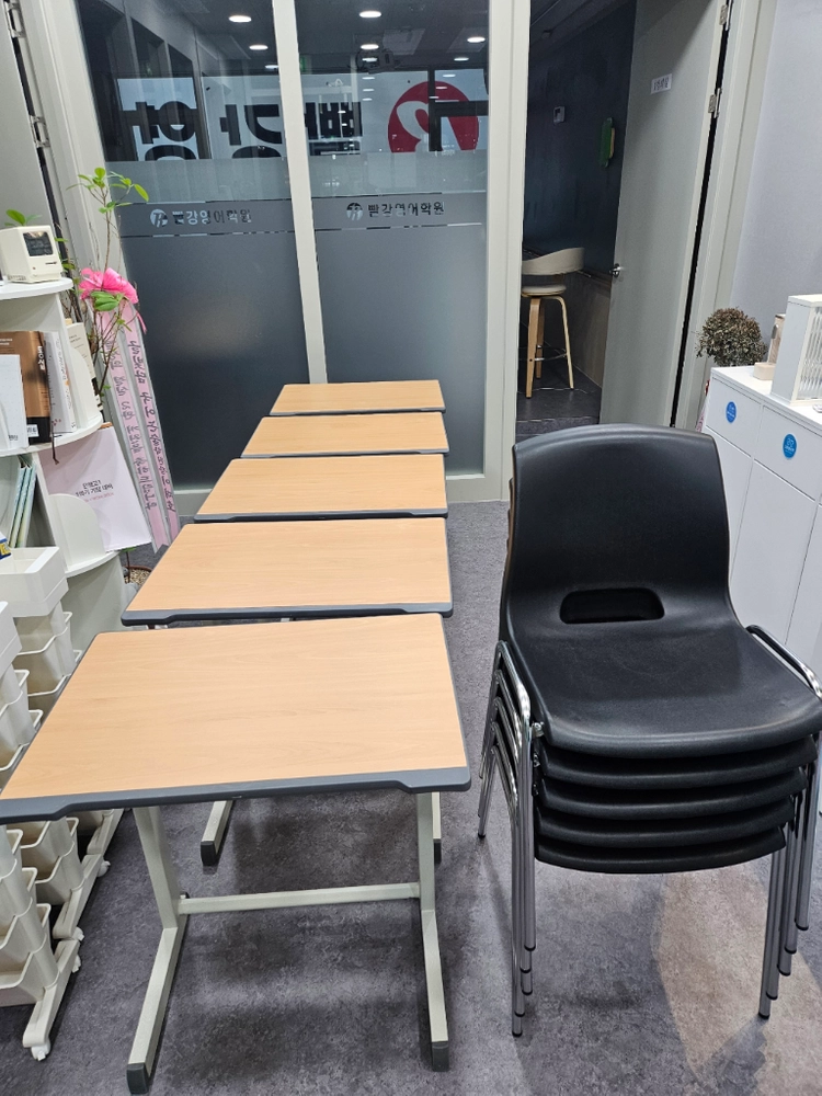 학원책상/의자 학원책걸상 구합니다 이미지