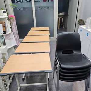 학원책상/의자 학원책걸상 구합니다 이미지