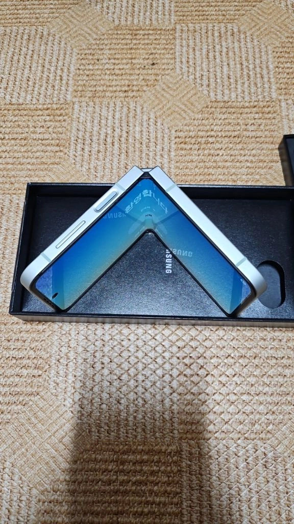 갤럭시 z플립6 256GB 풀박스 이미지