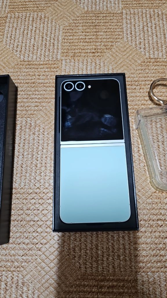 갤럭시 z플립6 256GB 풀박스 이미지