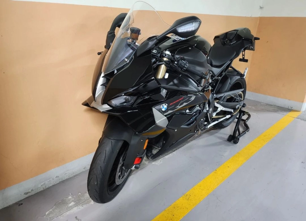 BMW S1000RR 블랙 오토바이 25년식 신차급수준 이미지