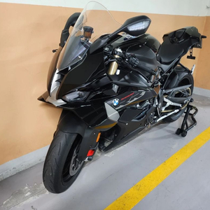 BMW S1000RR 블랙 오토바이 25년식 신차급수준 이미지