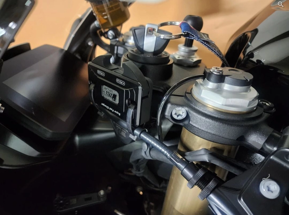 BMW S1000RR 블랙 오토바이 25년식 신차급수준 이미지