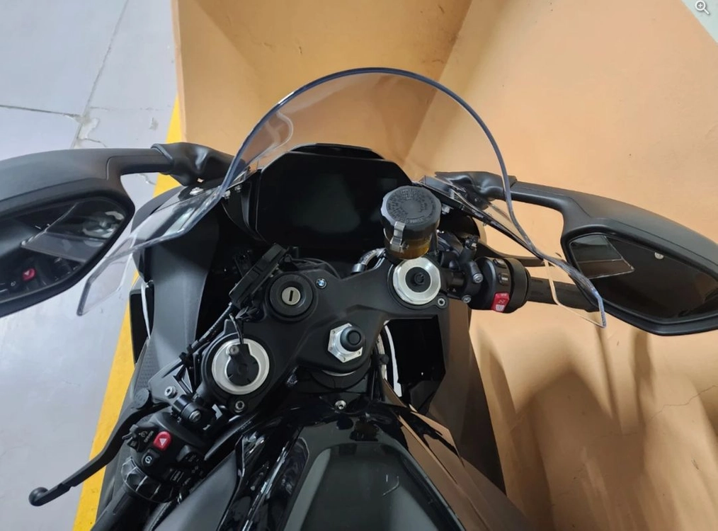 BMW S1000RR 블랙 오토바이 25년식 신차급수준 이미지
