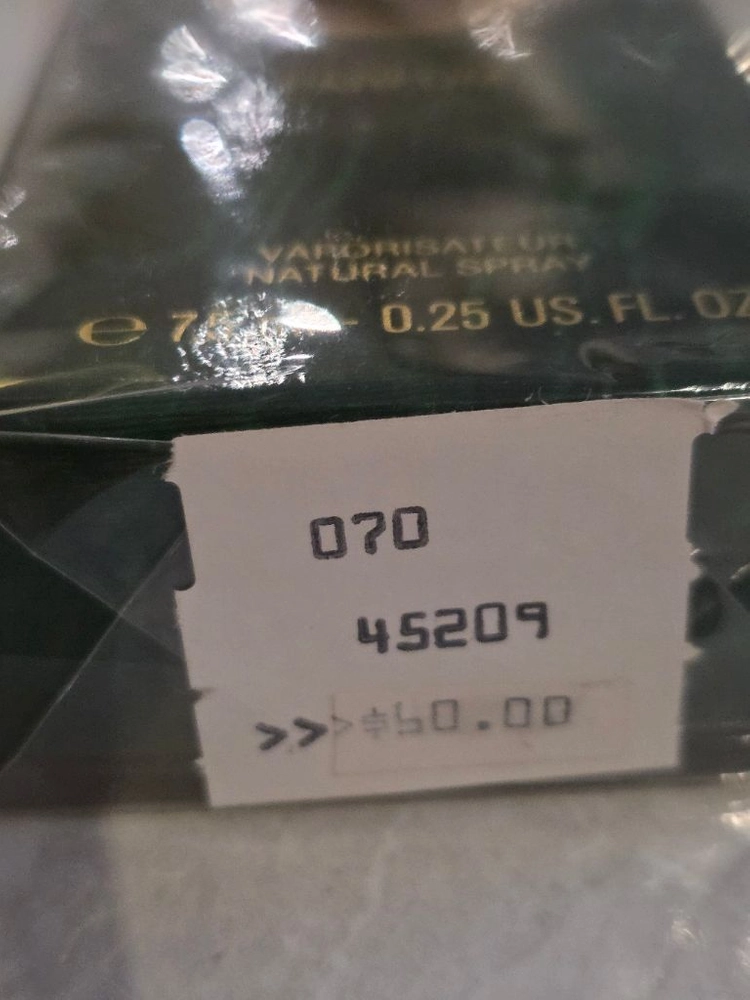 디올 쁘아종 이미지