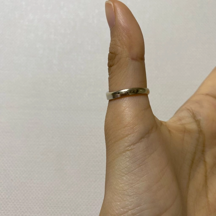 18k 화이트 골드 웨이브 금반지 이미지