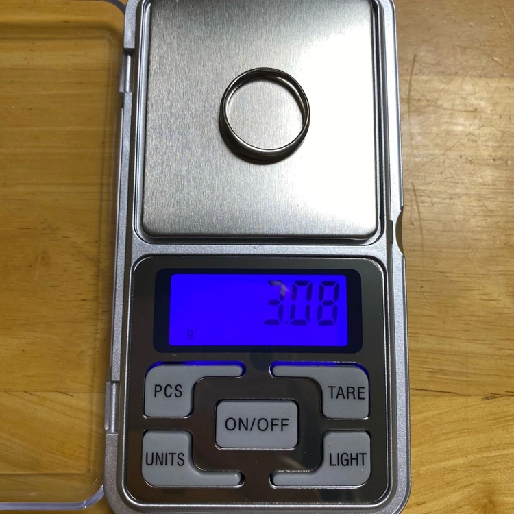 18k 화이트 골드 웨이브 금반지 이미지