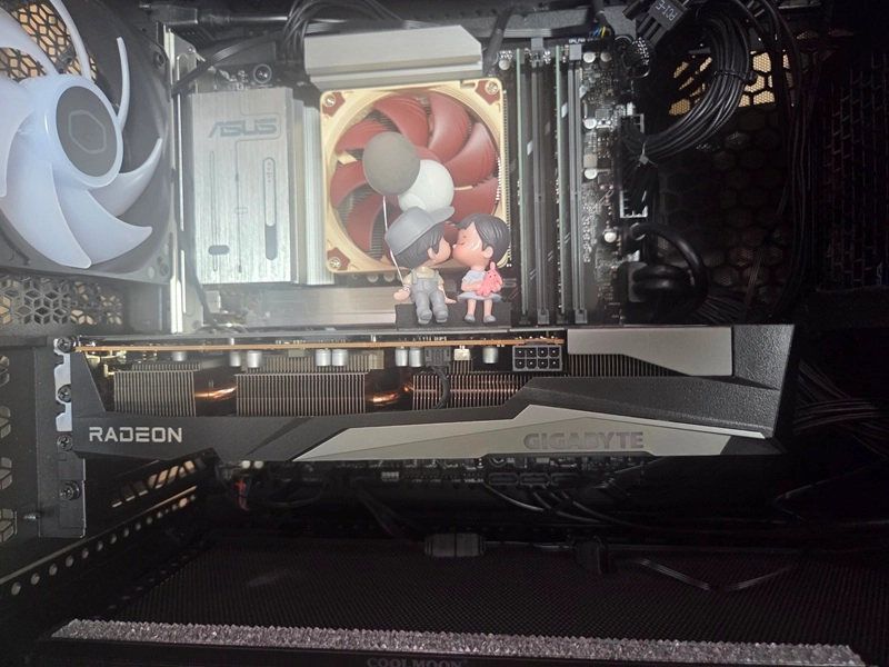 RX 7600 그래픽카드 이미지
