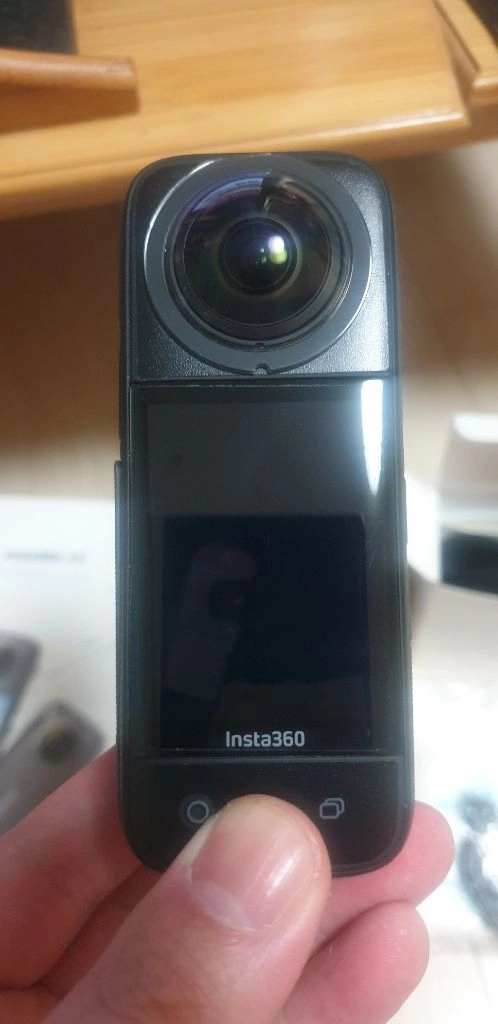 인스타360 x3 판매합니다. 이미지