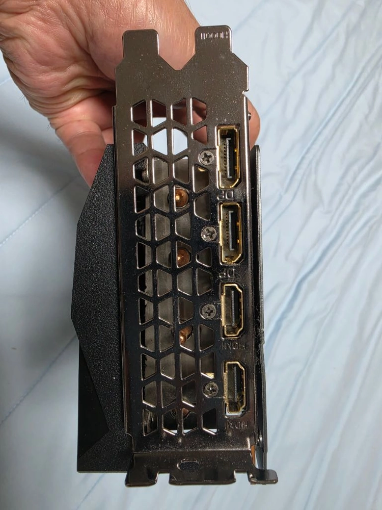 기가바이트 라데온 RX 6800XT 16기가 이미지