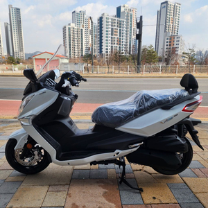 대차SYM조이맥스300i 신차재고할인판매 선착순판매오토바이 이미지