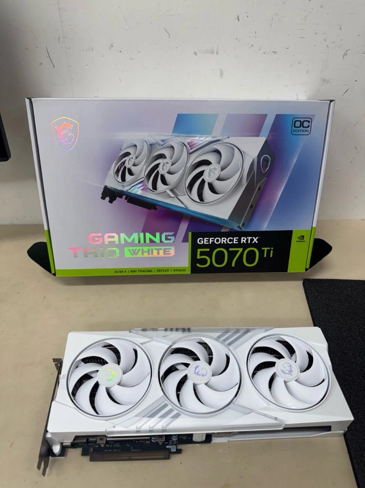 MSI RTX 5070 Ti 게이밍 트리오 화이트 OC 16GB - 안심되는 중고거래
