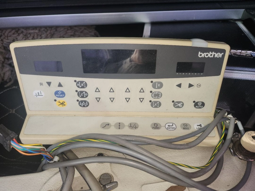 부라더 쌍침 무소음 직결 모터 자동 사절 컴퓨터 공업용 미싱 이미지