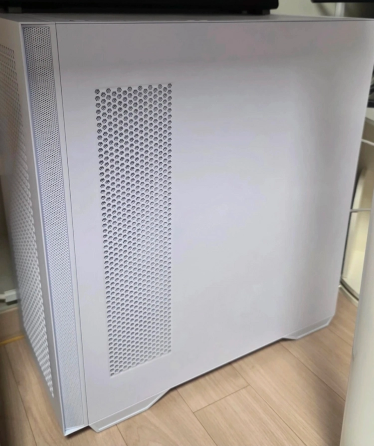 고사양 데스크탑 PC 본체 9800x3d 9070xt - 안심되는 중고거래