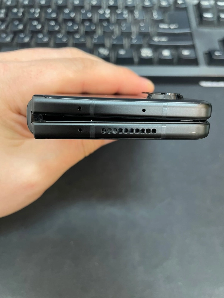 갤럭시Z폴드3 블랙 256GB 무잔상 상태좋은 중고37만2천팝니다. 이미지