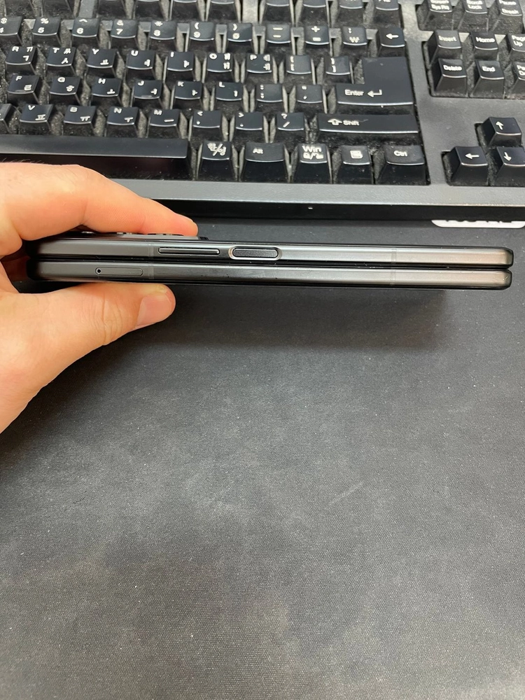 갤럭시Z폴드3 블랙 256GB 무잔상 상태좋은 중고37만2천팝니다. 이미지