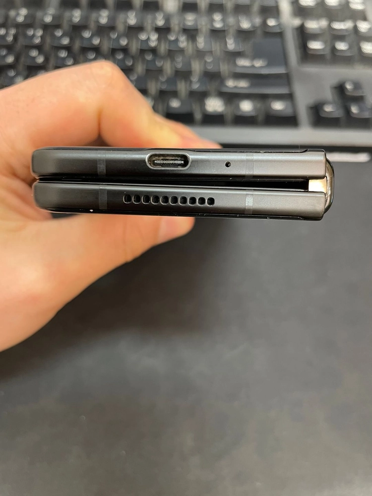 갤럭시Z폴드3 블랙 256GB 무잔상 상태좋은 중고37만2천팝니다. 이미지