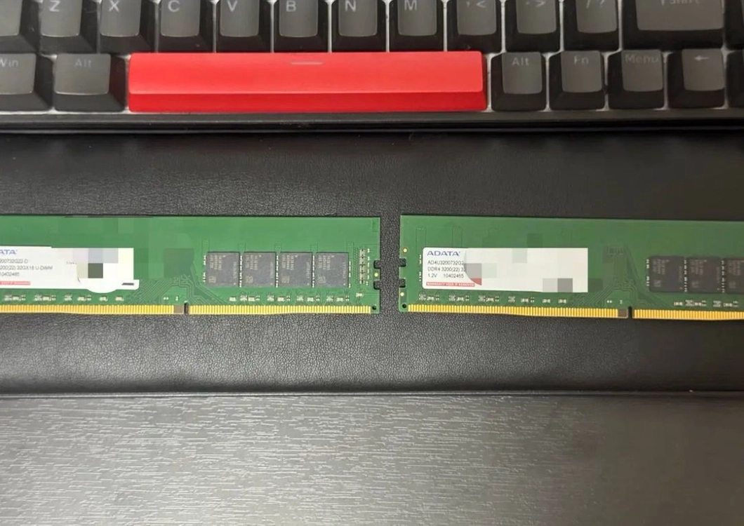(가격인하) PC램 메모리 ADATA (삼성칩) DDR4 32GB 3200 램 RAM 2개 64GB (개당구매가능) - 안심되는 중고거래