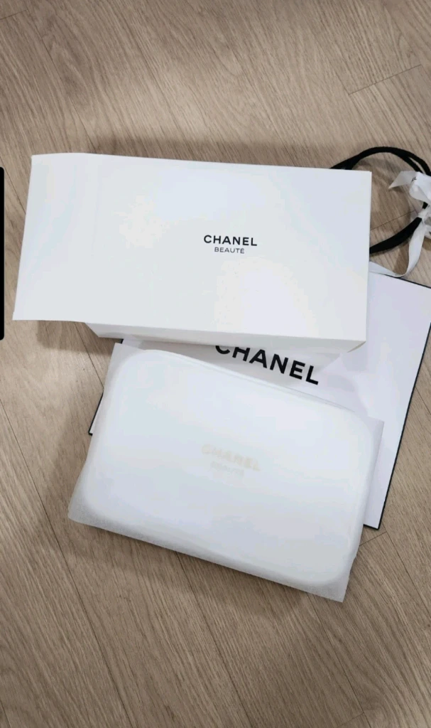 새제품)샤넬 화이트 사각 코튼 파우치 이미지