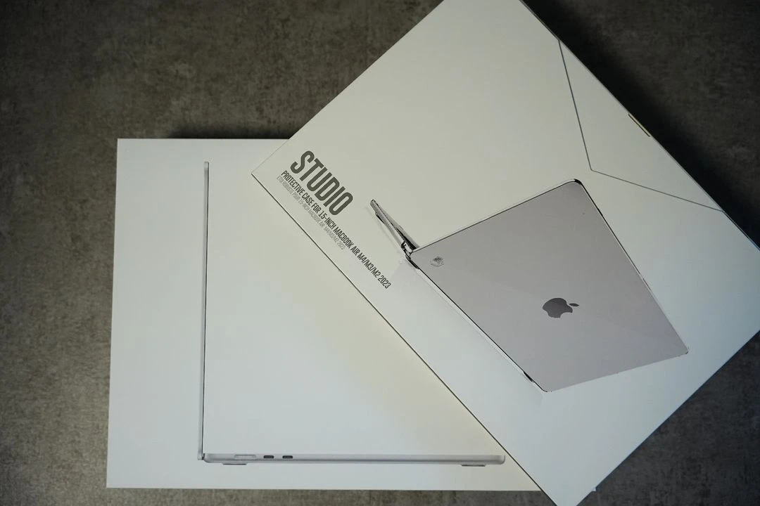 (S급) 맥북에어 15인치 M5 16g 512gb 실버 판매 (10만원상당 케이스 포함) - 안심되는 중고거래