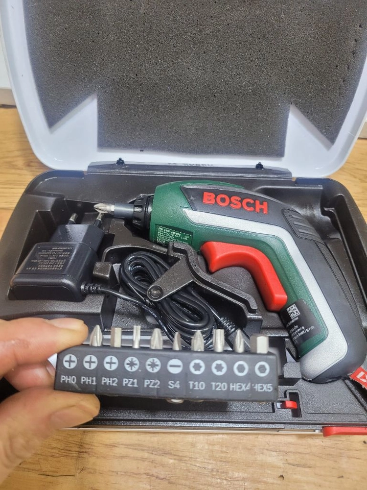 BOSCH보쉬충전드릴드라이버 IXO3 가정용미니공구 S급 풀세트 이미지