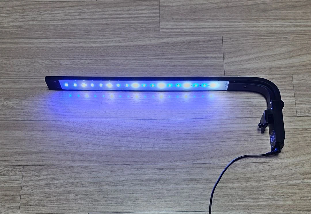 LED 아쿠아 라이트 / 수족관 조명 / 어항 조명 / 색변환 / 밝기 조절 이미지