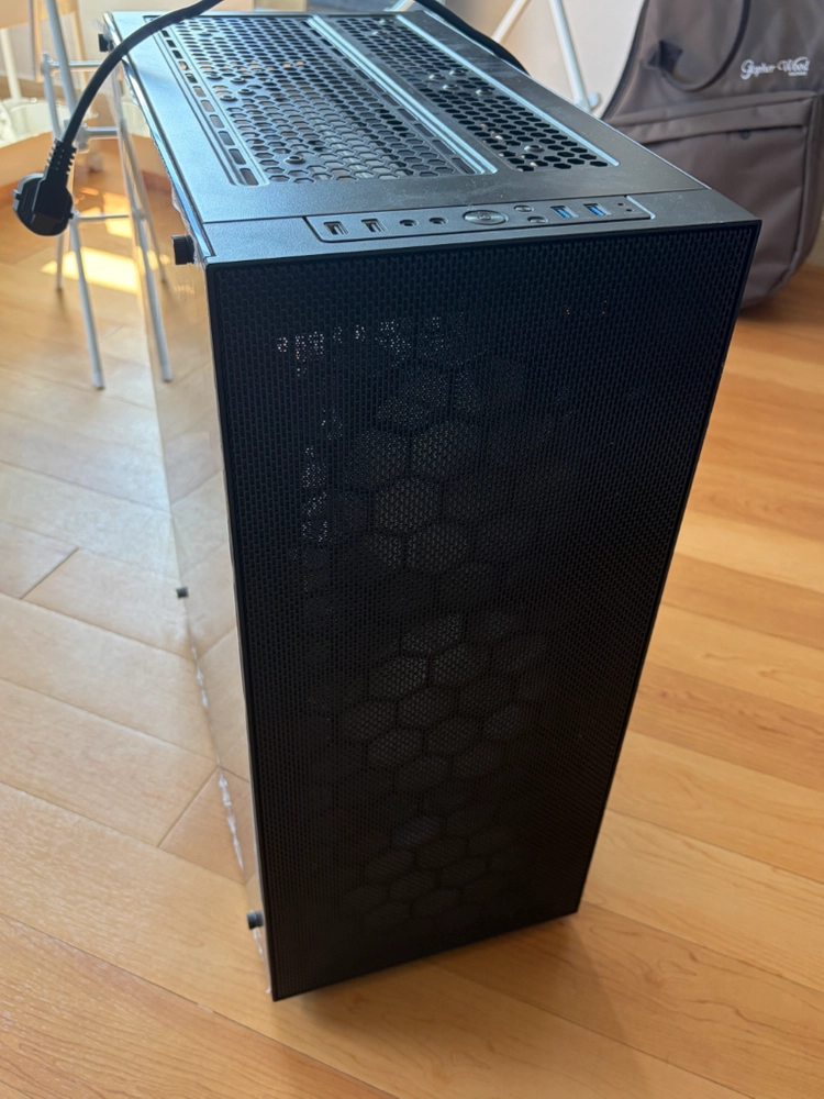 3080 데스크탑 + 27인치 165hz 커브드 모니터 + 모니터암 + 브리츠 사운드바 이미지