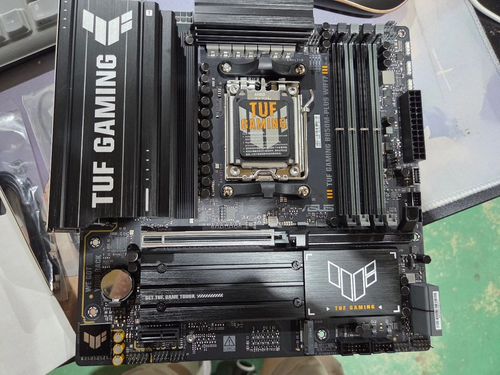 ASUS TUF Gaming B850M-PLUS WIFI7 메인보드 이미지