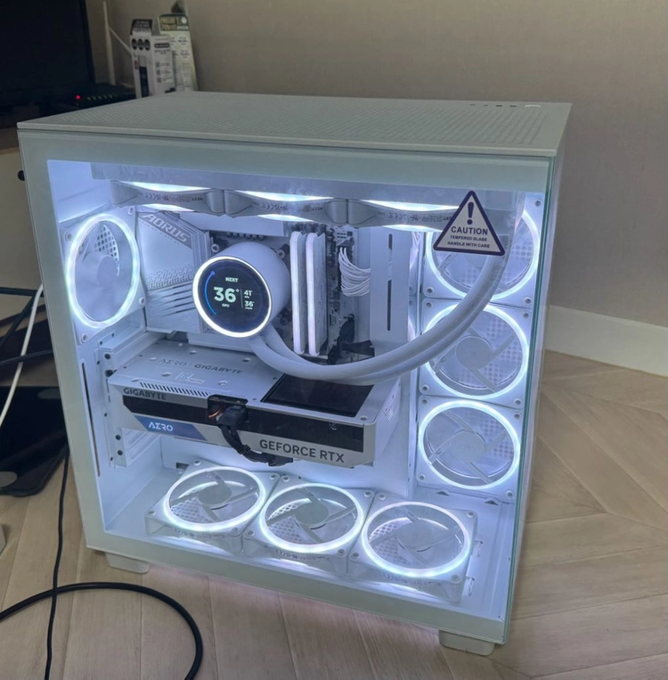 급처 i7-14700k/4070s 고사양 화이트PC 컴퓨터 판매 이미지