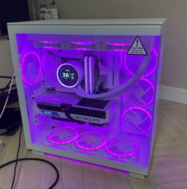 급처 i7-14700k/4070s 고사양 화이트PC 컴퓨터 판매 이미지