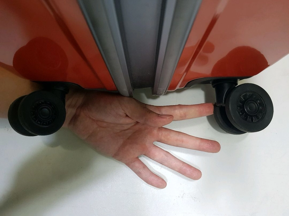 멘도자 펜저 22인치 캐리어 이미지