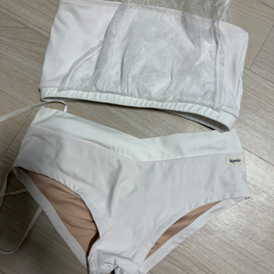 공구방 폴웨어 홀리데이 화이트 수민폴웨어 폴댄스 이미지