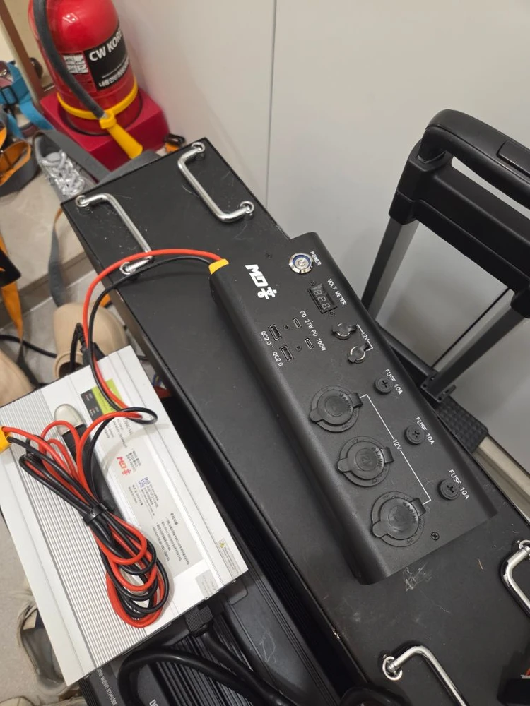 MD홍 파워뱅크 560A + 충전기 + 멀티탭 + 3000w 인버터 이미지