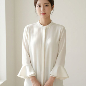 아라크네 플리츠 헨리넥 블라우스 36 | 아이보리 | 플레어 커프스 | 55 이미지