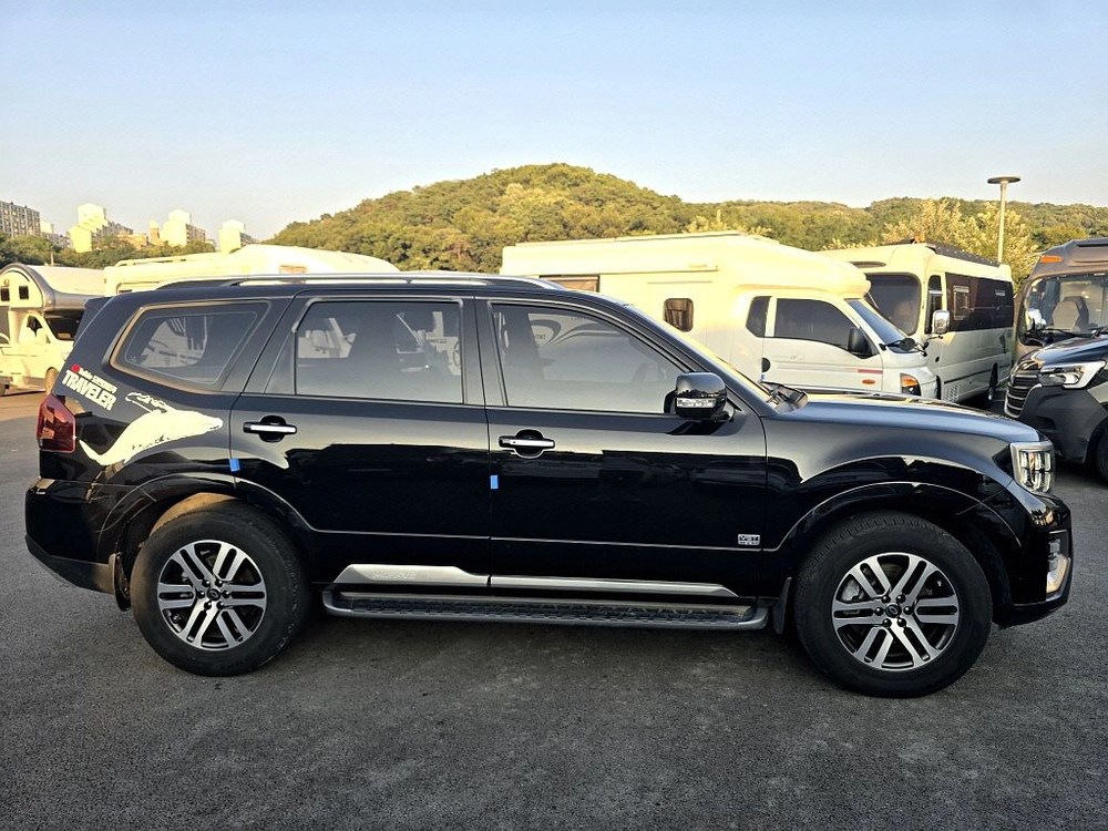 21년형 더마스터5인승캠핑카(4륜,인산철300A+침상+썬루프)-전액할부됨 이미지