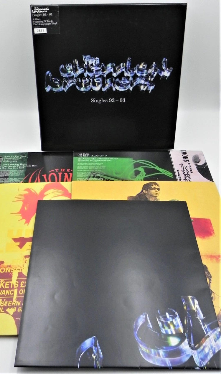[개봉반/극희귀/월드한정판] 케미컬 브라더스 - Singles 93-03 오리지널 4LP 박스세트 (월드넘버링) 이미지