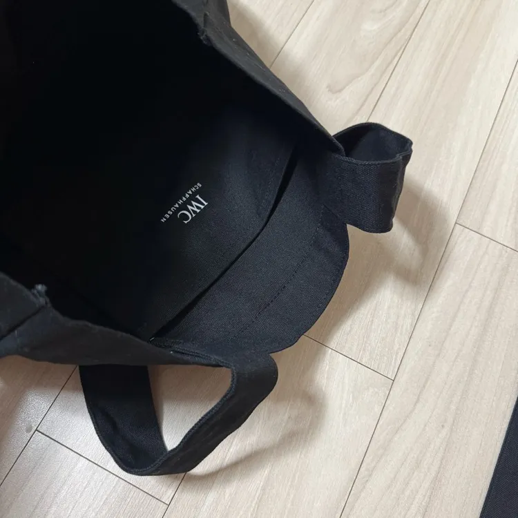 iwc 시계 브랜드 에코백 이미지