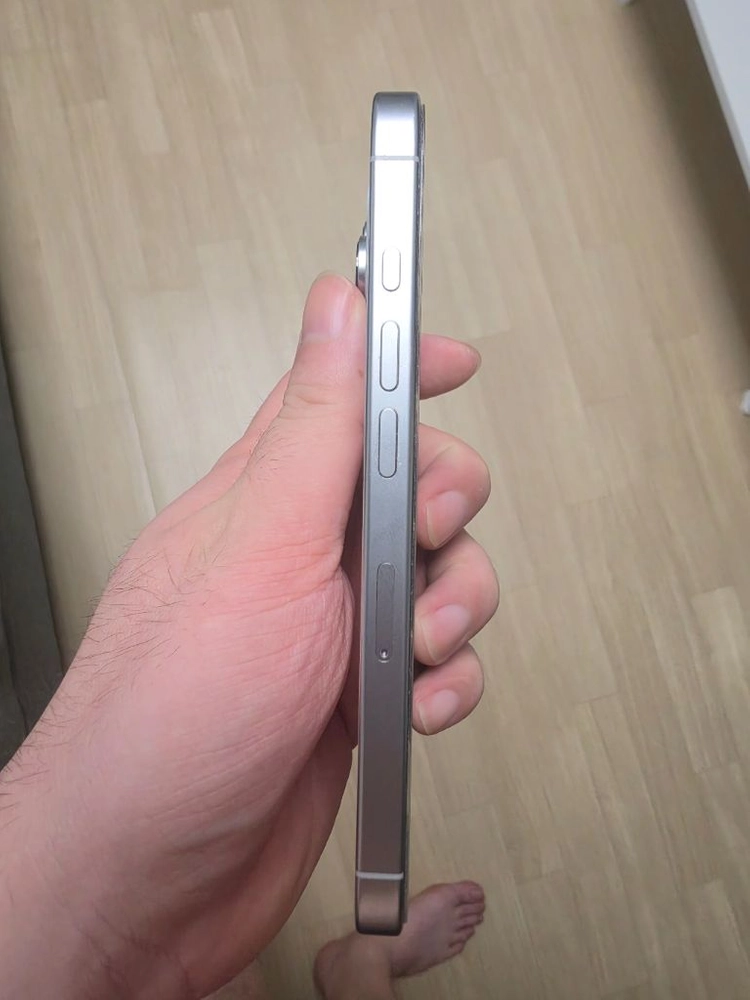 아이폰 16프로 256GB 이미지