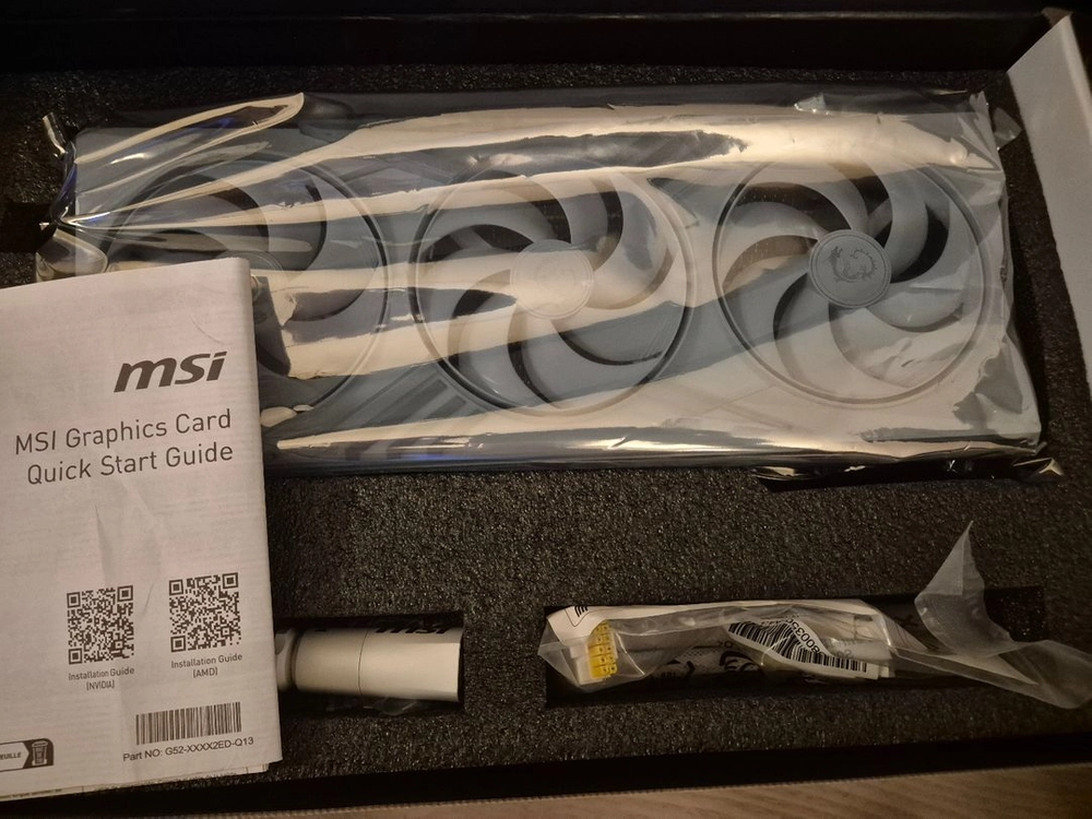 msi 5070ti 게이밍 트리오 화이트 이미지