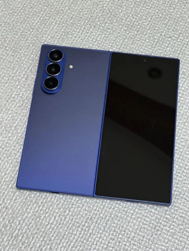 갤럭시 Z폴드7 블루 자급제 512GB (삼케플 819까지) - 안심되는 중고거래