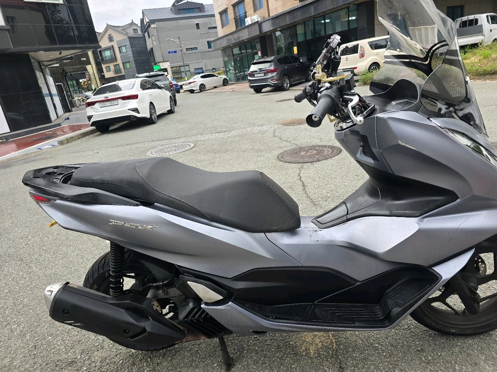 21년 pcx 125 ABS 2만9천km 중고오토바이스쿠터크루심알파엔맥스uhrvs조이맥스보이저 이미지