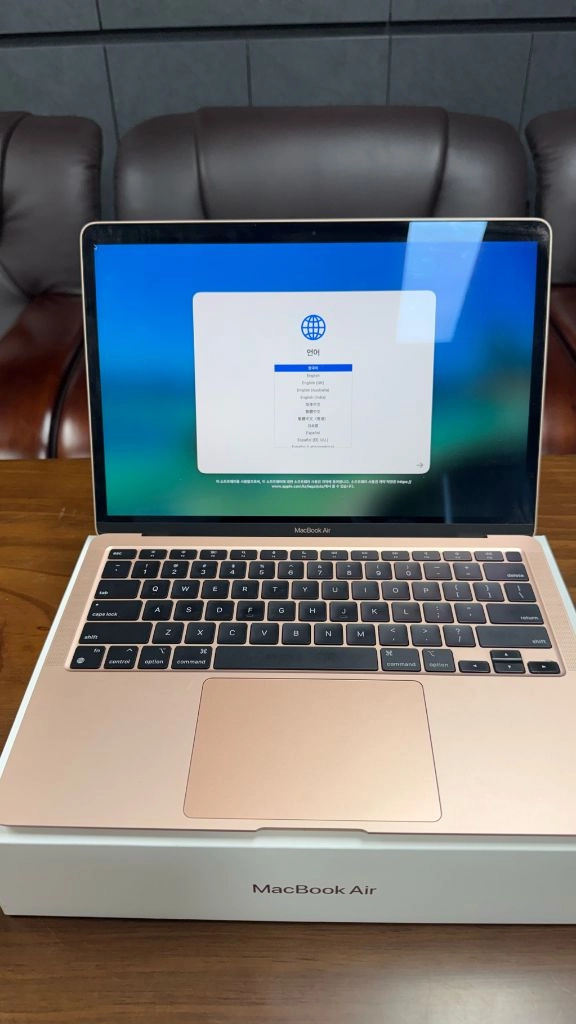 Apple MacBook Air M1 기본형 이미지