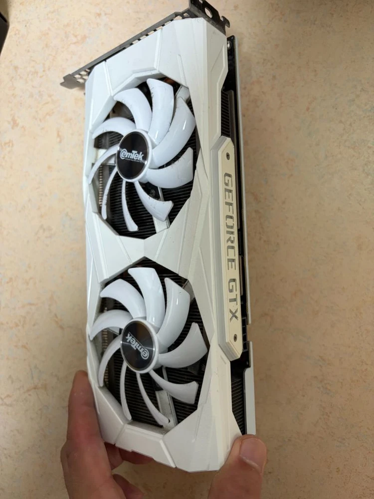 지포스 GTX 1660ti emTek 그래픽카드 이미지