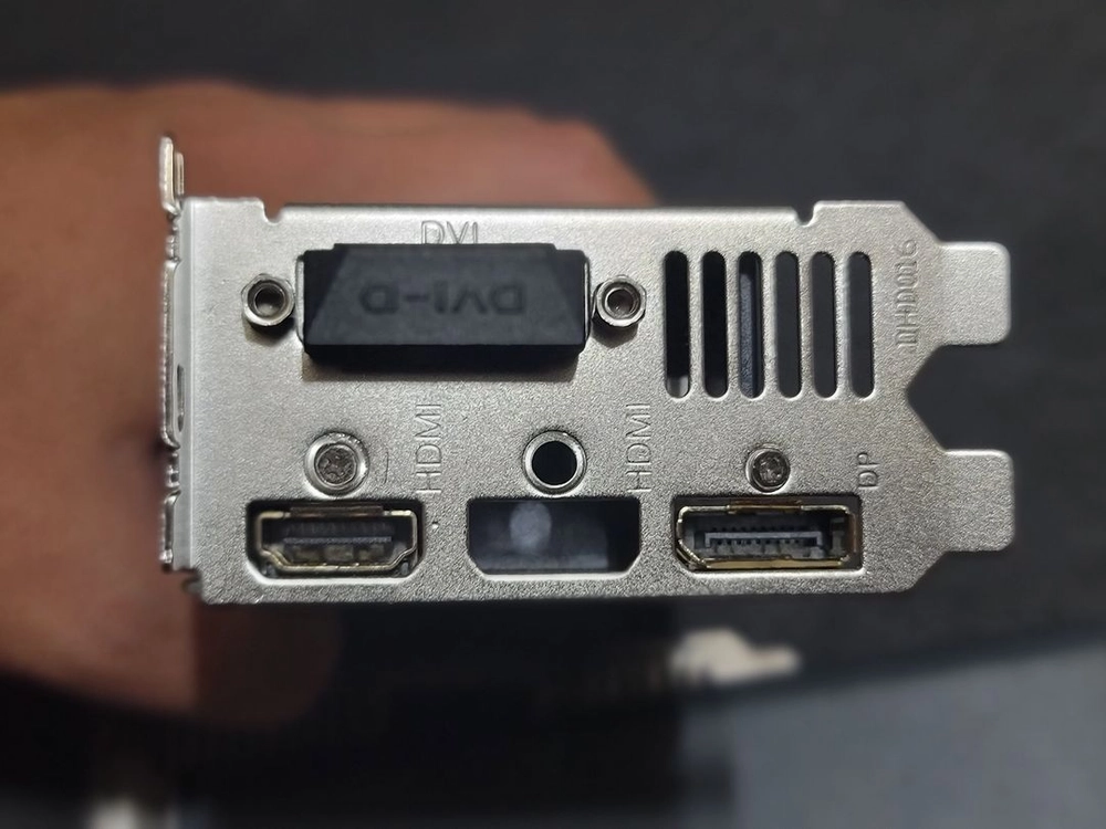 기가바이트 GTX 1650 LP 슬림형 그래픽 카드 팝니다 이미지