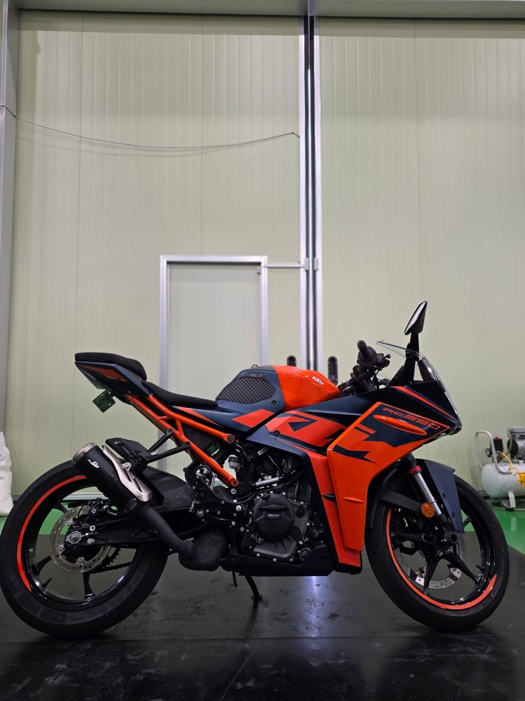 특가)ktm rc390 abs 23년형 2250km 최저가 판매합니다 이미지