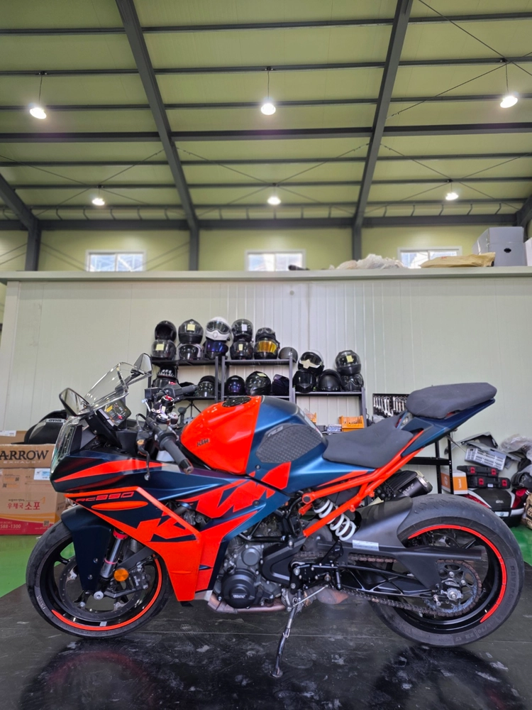 특가)ktm rc390 abs 23년형 2250km 최저가 판매합니다 이미지