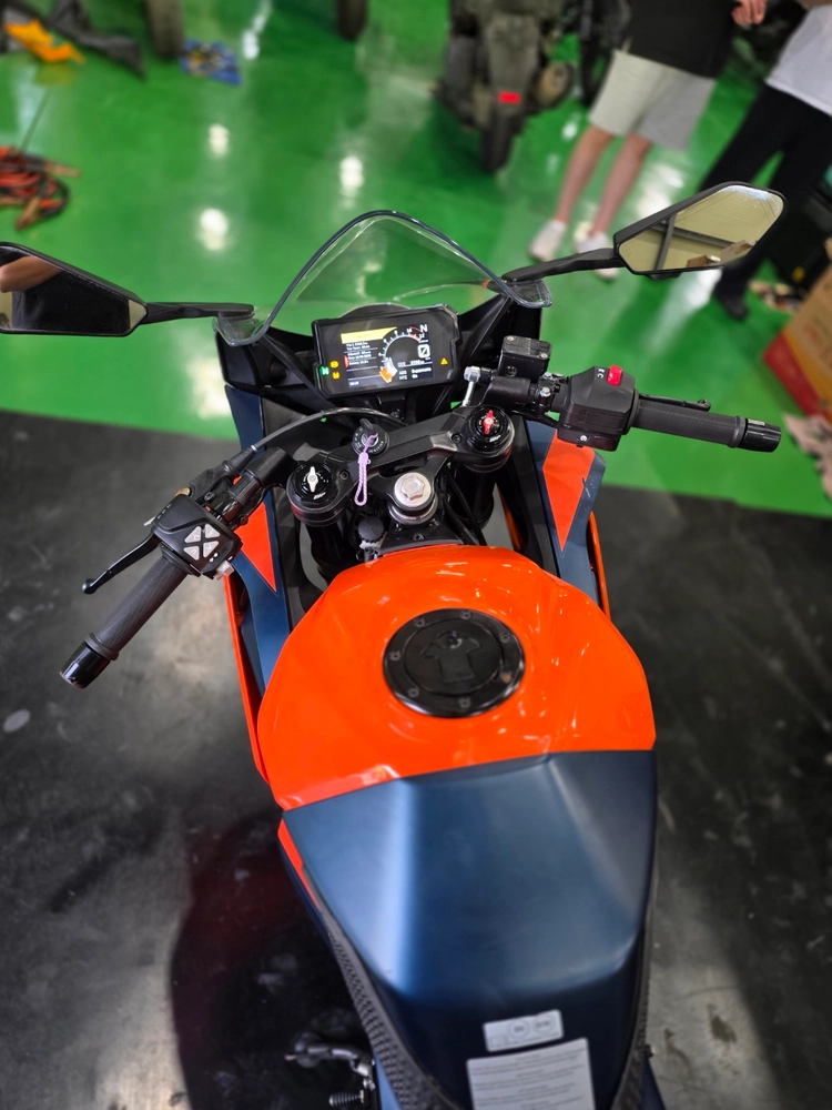 특가)ktm rc390 abs 23년형 2250km 최저가 판매합니다 이미지